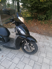 Kymko People 300 gti