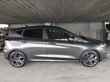 Ford fiesta st 2022 performance pack 