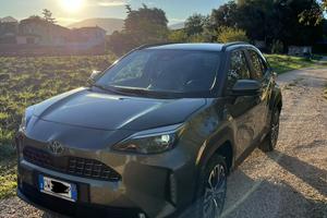 Yaris cross lounge 1.5 cvt 130cv + gancio traino