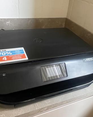 stampante HP ENVY 4527 a colori