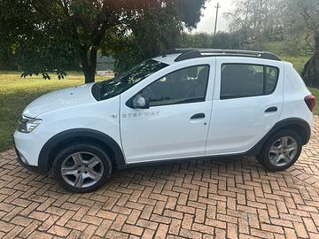 Dacia Sandero Stepway comfort gpl 100 cv