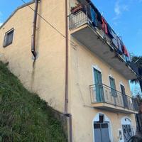 Lustra - Elegante soluzione indipendente con ampio