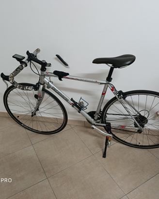BICI DA CORSA DECATHLON TAGLIA M  GOMME NUOVE