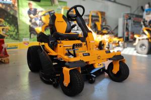 Trattorino tagliaerba Cub Cadet XZ6 L127 Zero Turn