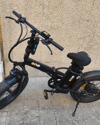 Bicicletta pedalata assistita - Fat Bike