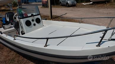 Barca 5 metri completa di tutto