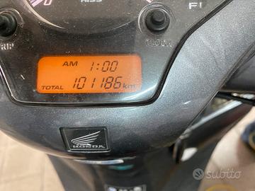 Honda SH 300