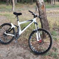 Bici MTB Scott Genius biammortizzata