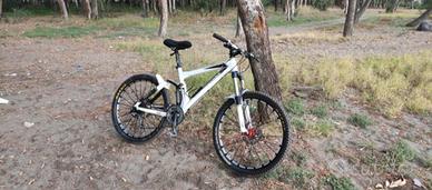 Bici MTB Scott Genius biammortizzata