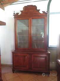 ANTICA CREDENZA A DUE CORPI IN ABETE