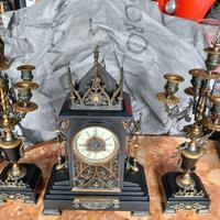 trittico candelabri e orologio da tavolo