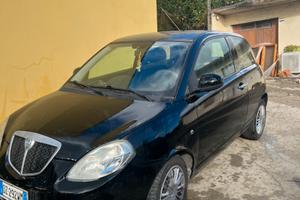 Lancia ypsilon perfetta neopatentati TRATTABILE