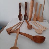 Posate di legno e mattarello