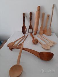 Posate di legno e mattarello