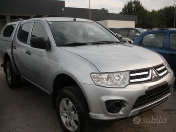 Mitsubishi L200 2.5 DI-D/136CV DC Invite DPF cabin