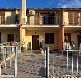 VILLA A SCHIERA A CAPOTERRA