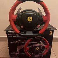 simulatore di guida con pedaliera thrustmaster