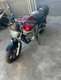 MOTO YAMAHA FZ6