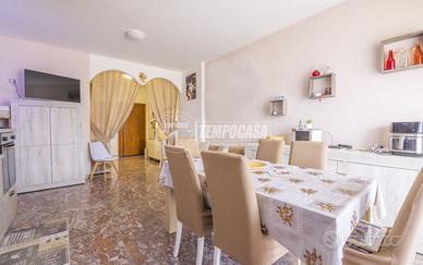 LUMINOSO APPARTAMENTO CON BALCONI, SOFFITTA E GARA