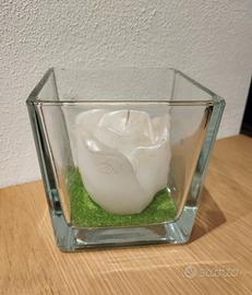 Candela a forma di rosa con vaso in vetro 