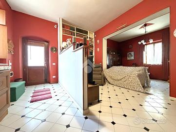 CASA DI CORTE A SESTO ED UNITI