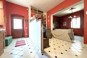 CASA DI CORTE A SESTO ED UNITI