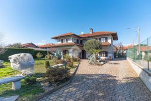 BIFAMILIARE A BARBANIA