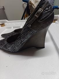 décolleté donna in pelle con zeppa