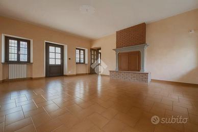 3 LOCALI A TRAVAGLIATO