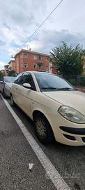Lancia y