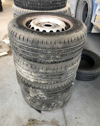 Ford Custom 4 cerchi con gomme Hankook 215/65 R15