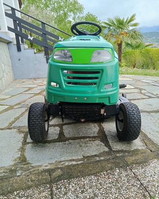 trattorino tagliaerba 
