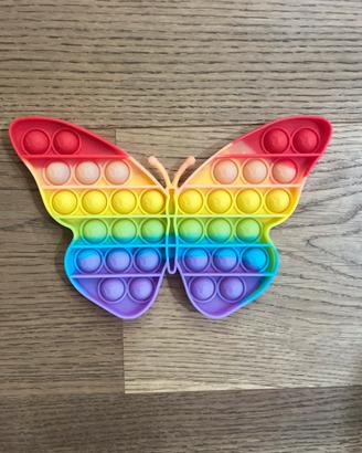 Poppit farfalla arcobaleno