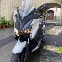 Yamaha X-Max 250