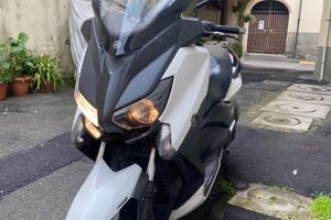 Yamaha X-Max 250
