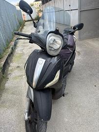 Piaggio Beverly 350