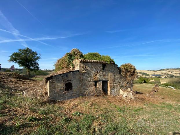 Casa Colonica con Terreno - Monte Rinaldo