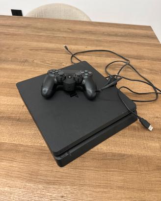 Play station 4 slim