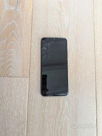 Telefono Realme C25Y con schermo rotto