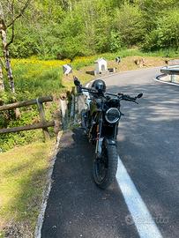 Husqvarna svartpilen 125 2023