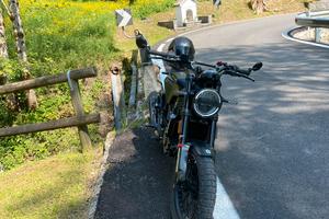 Husqvarna svartpilen 125 2023