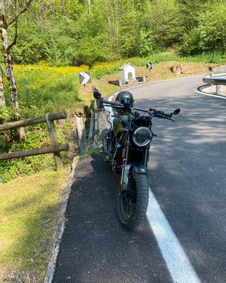 Husqvarna svartpilen 125 2023