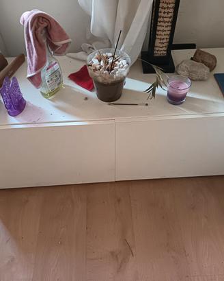 Scaffale con ante ikea