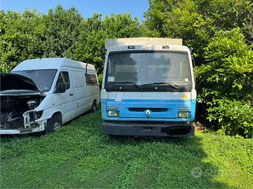 Mercedes 413CDI E Renault Midliner s135