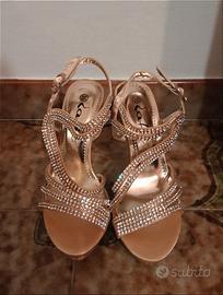 Scarpe / Sandali con tacco oro con brillanti