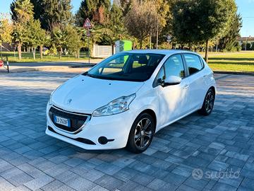 Peugeot 208 1.4 HDi 68 CV 5 porte Allure (NEOPATEN