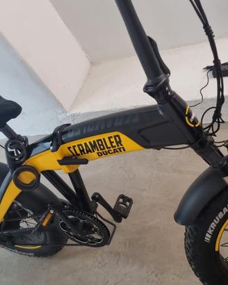 bici elettrica DUCATI SCAMBLER