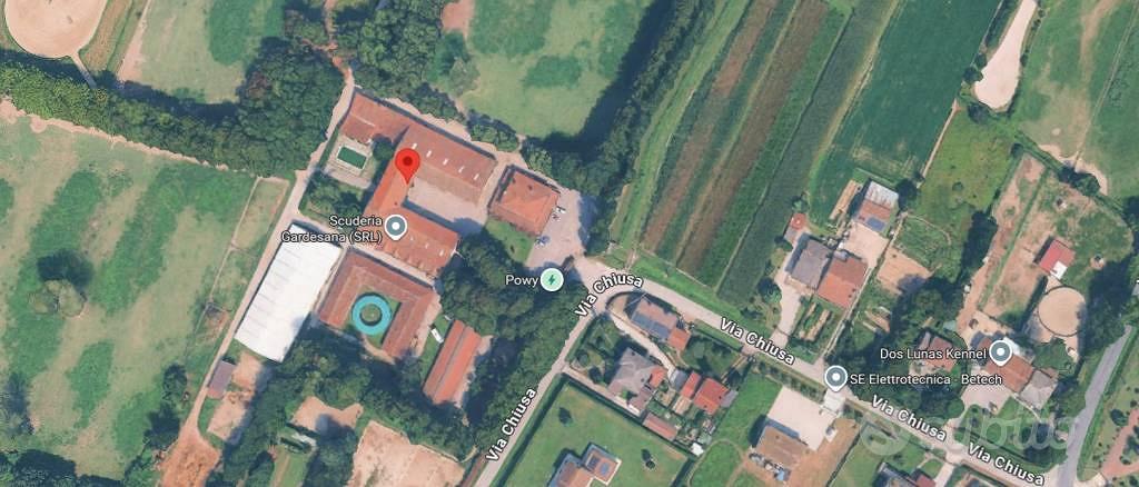 Rustico / Casale di 346000 m² con più di 5 locali - Altro