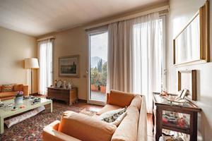 Appartamento di 229 m² con 5 locali e box auto dop