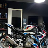 Bmw m1000 r 2023 210 cv